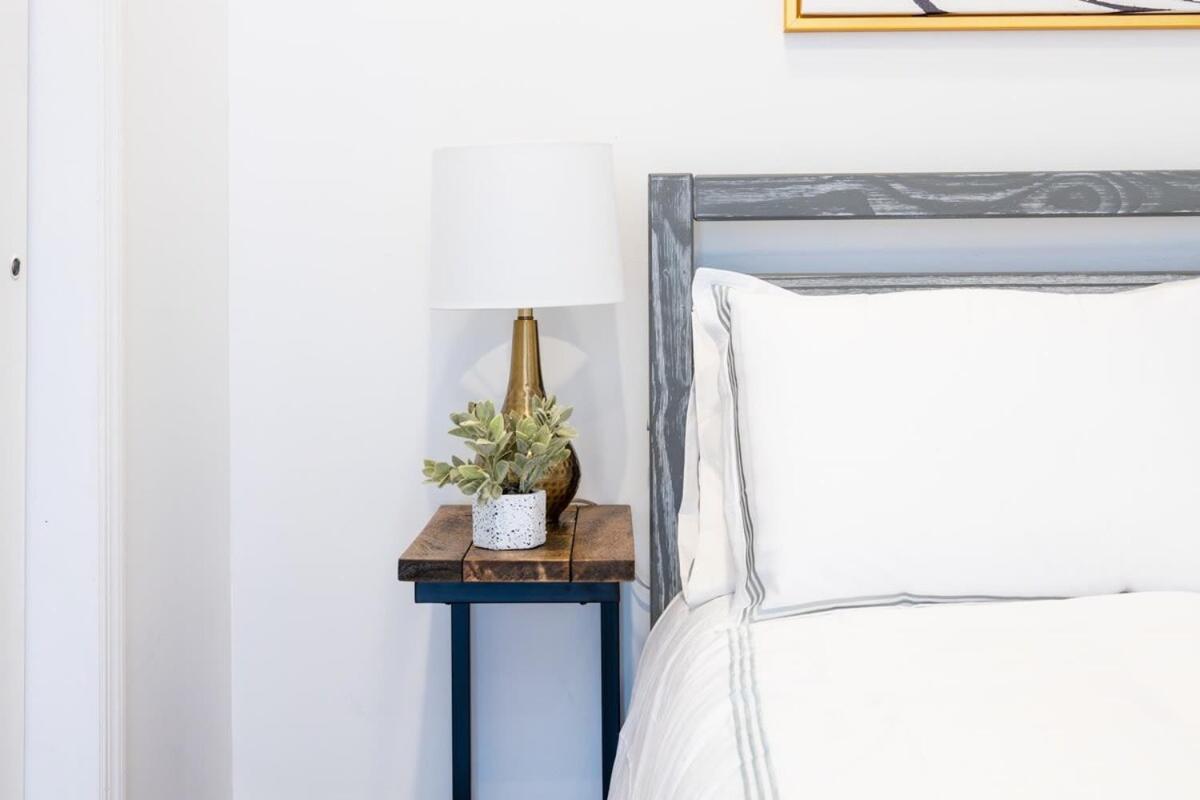 Apartment 69-5c Festive Comfort Brand New 1br Lower East Side Christmas Ready New York