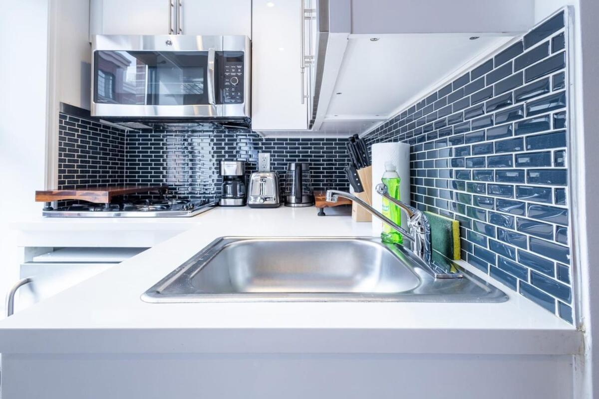 69-5c Festive Comfort Brand New 1br Lower East Side Christmas Ready Apartment New York