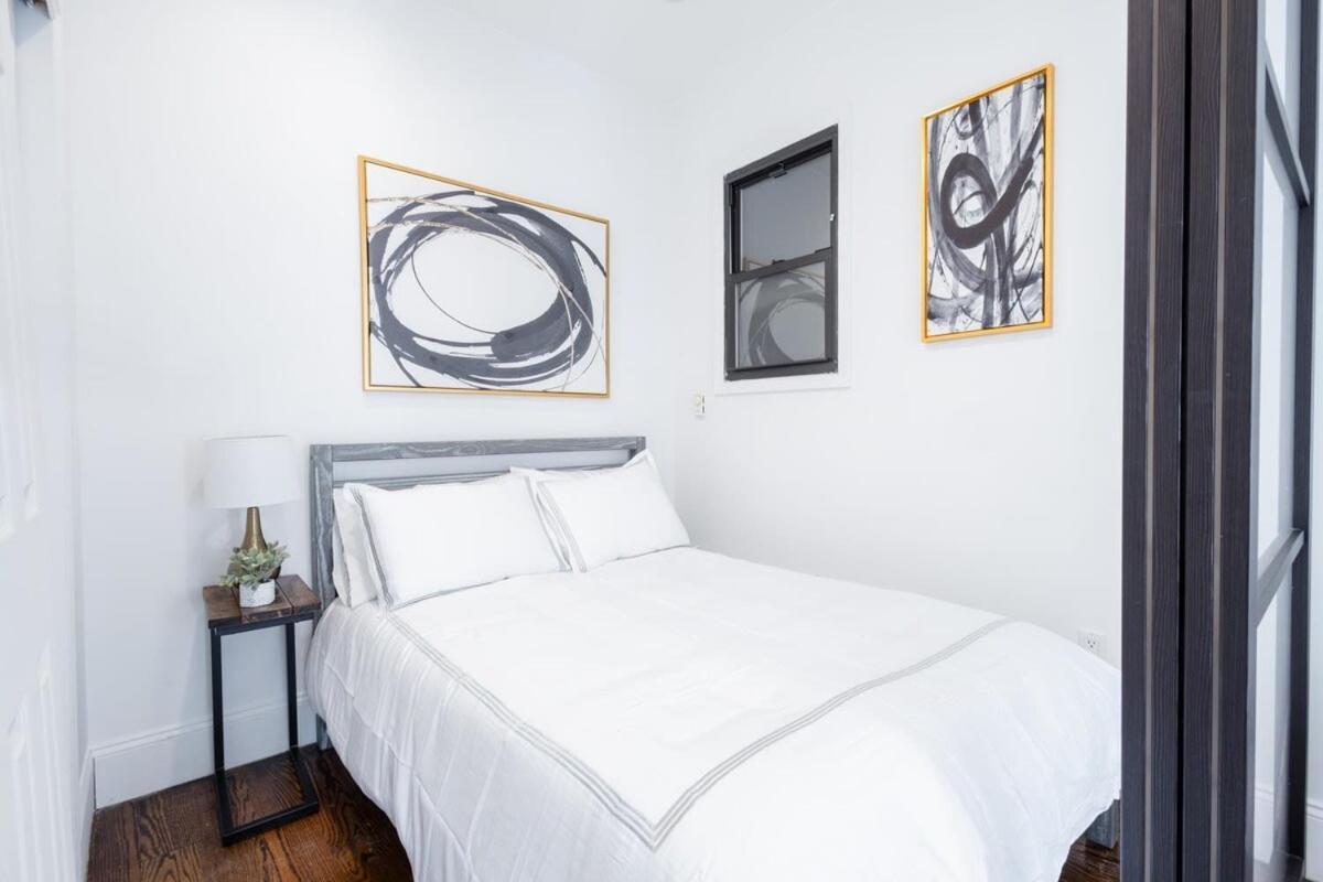 69-5c Festive Comfort Brand New 1br Lower East Side Christmas Ready New York