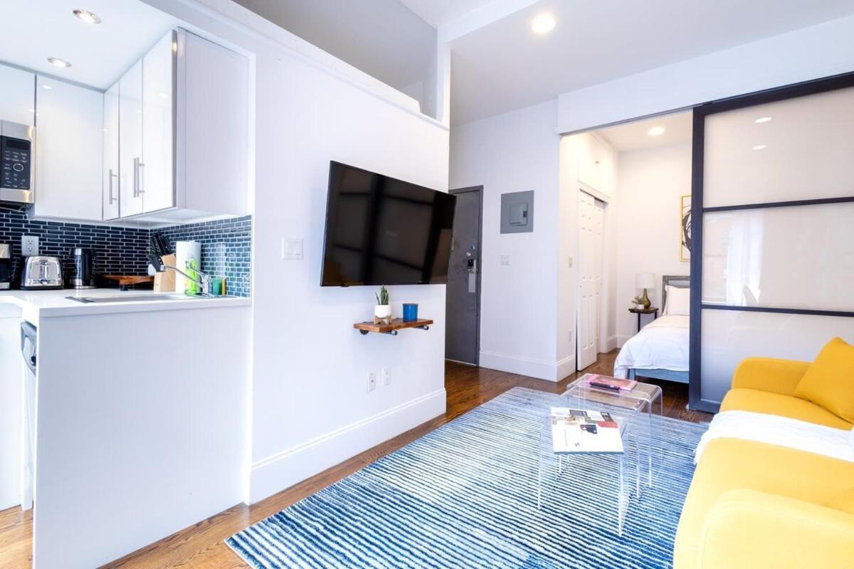 Apartment 69-5c Festive Comfort Brand New 1br Lower East Side Christmas Ready New York