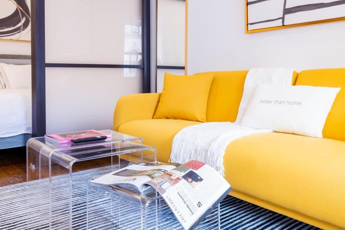 69-5c Festive Comfort Brand New 1br Lower East Side Christmas Ready *
